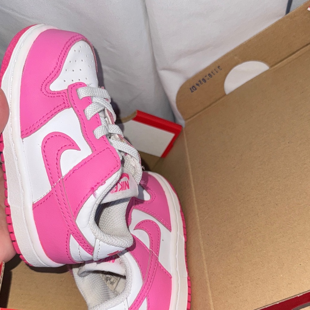 Nike Kids Sneakers in Pink and White
